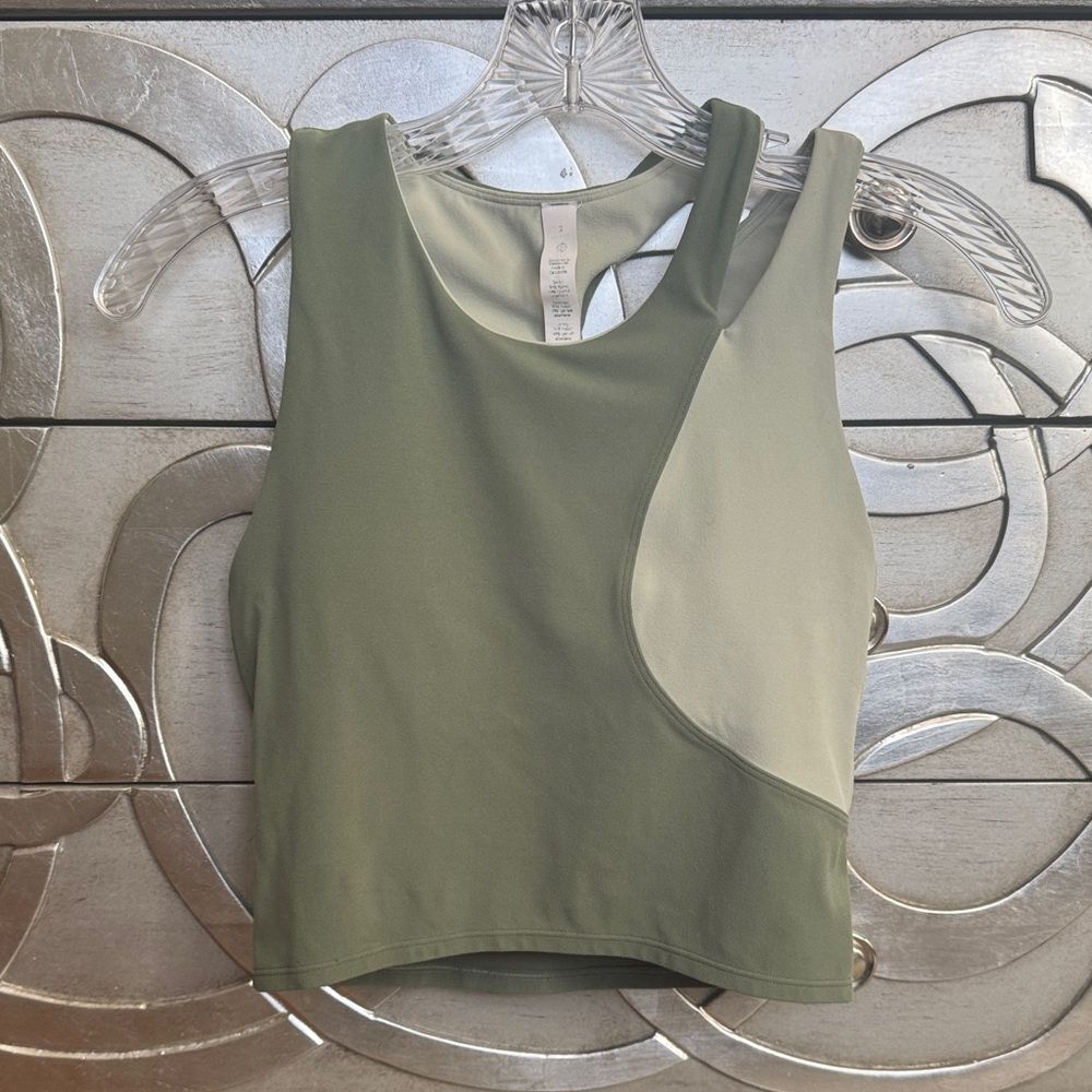 Lululemon Athletica Nulu Two-Tone Green Yoga Top sz 2